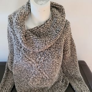 Charcoal Gray and white super warm Cable Knit Sweater sz med